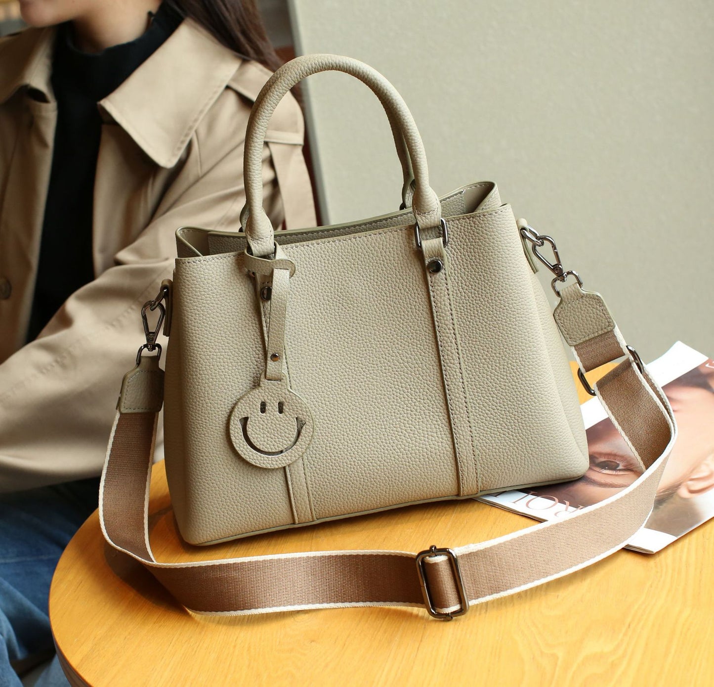 Attractive Innovative Genuine Leather Elegant Mother-in-law Handbags