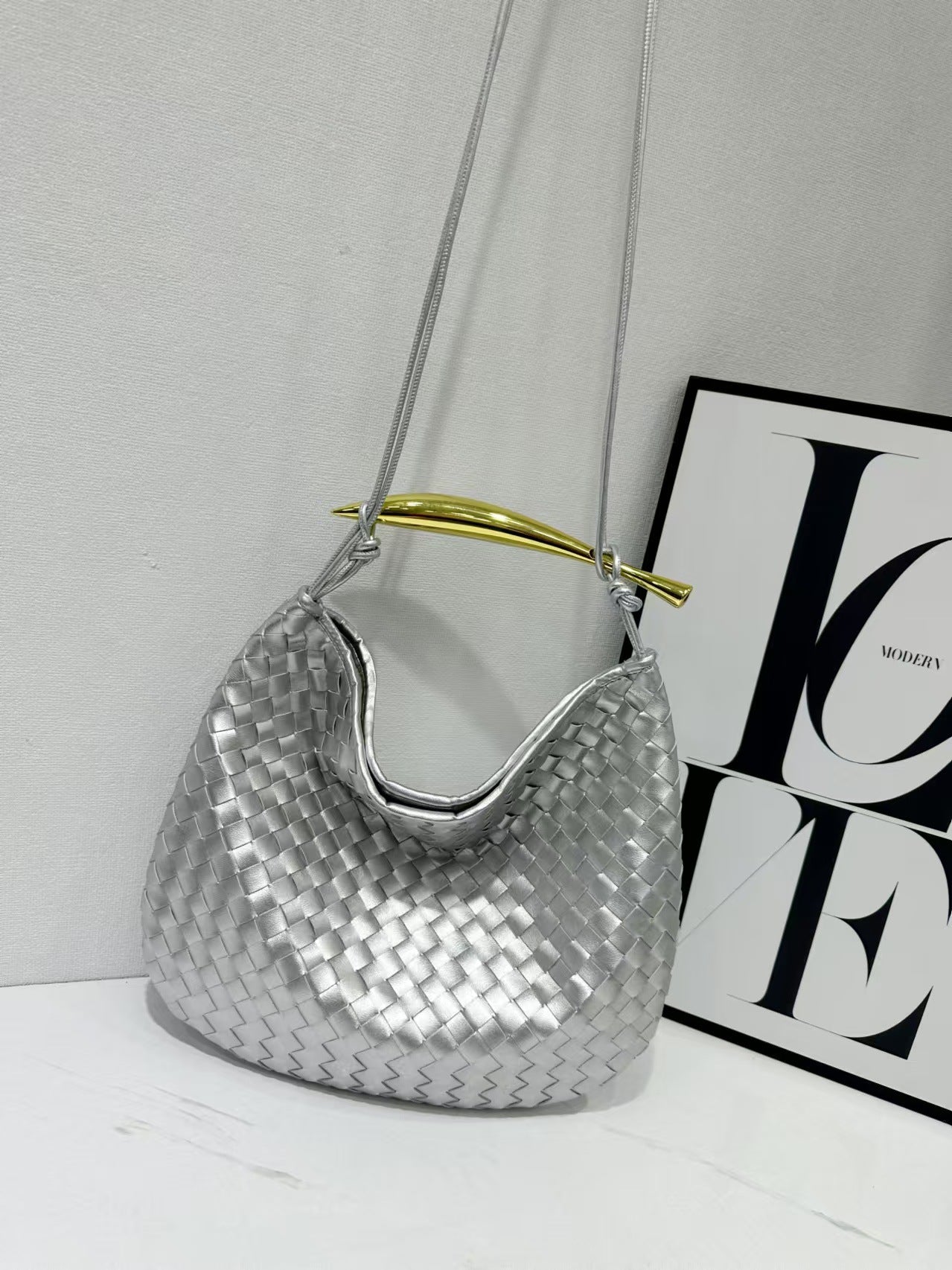 Slouchy Stylish Woven Vintage Metal Elegant Handbags