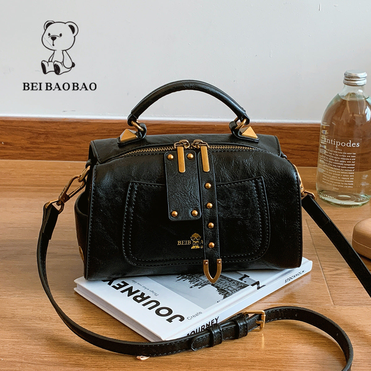 Women's Source Retro Fashion Solid Color Pillow Simple Crossbody Bags