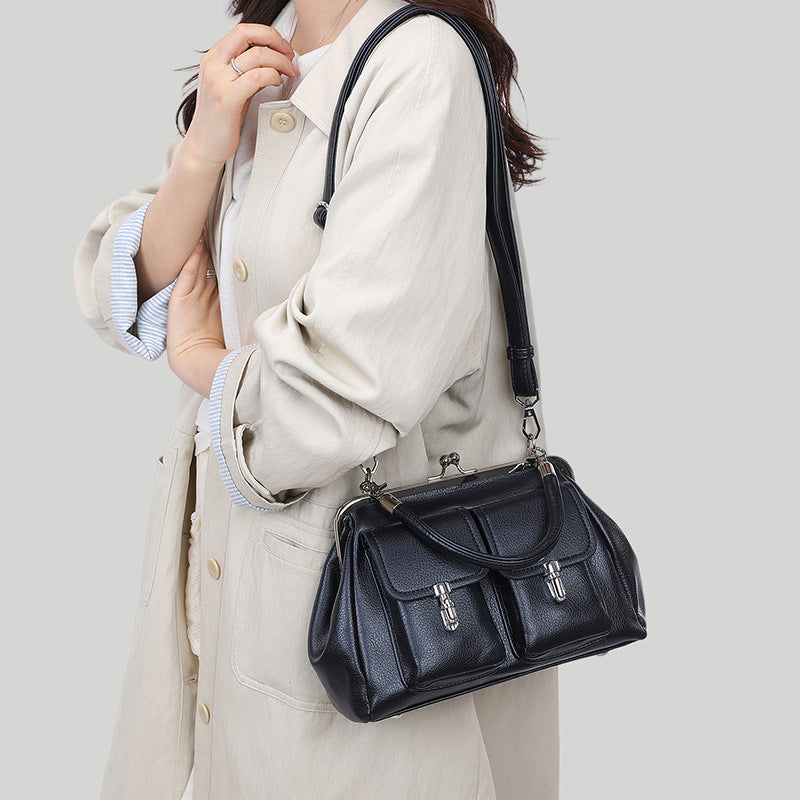 Women's Retro Fashion Large Capacity Niche Crossbody Bags