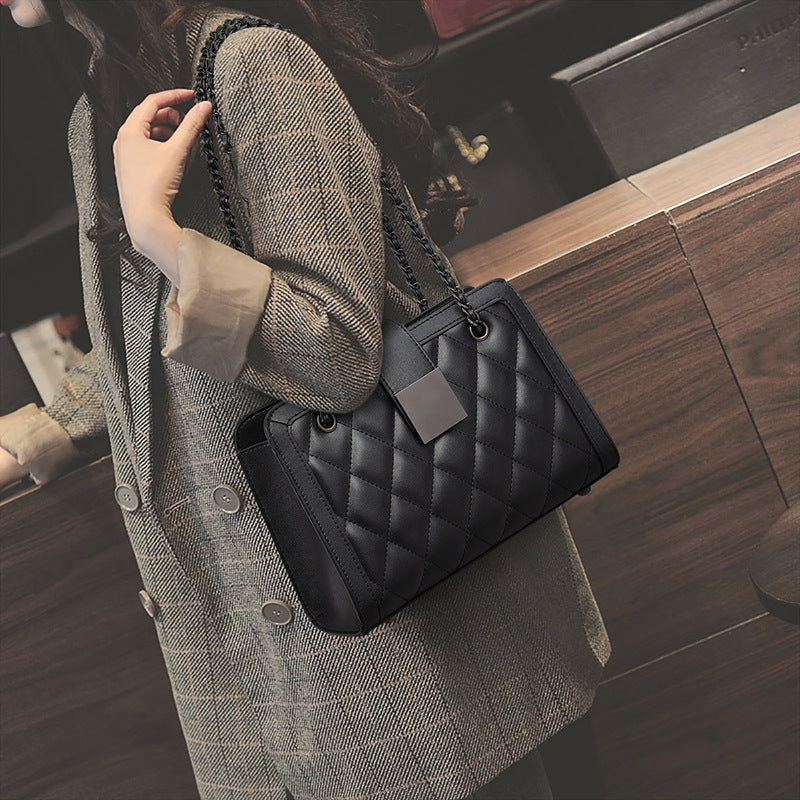 Women's Classy Leather Chain Fashion Underarm Shoulder Bags