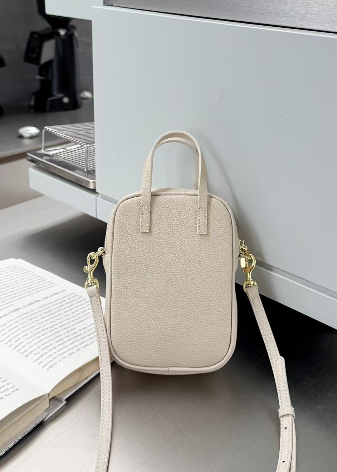 Stylish Glamorous Women's Nine Mobile Simple Crossbody Bags