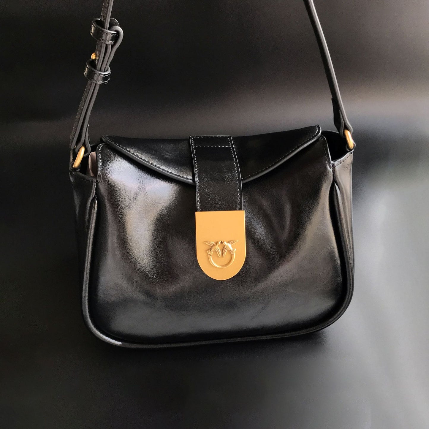 Women's Leather Swallow Oil Wax High-grade Bags