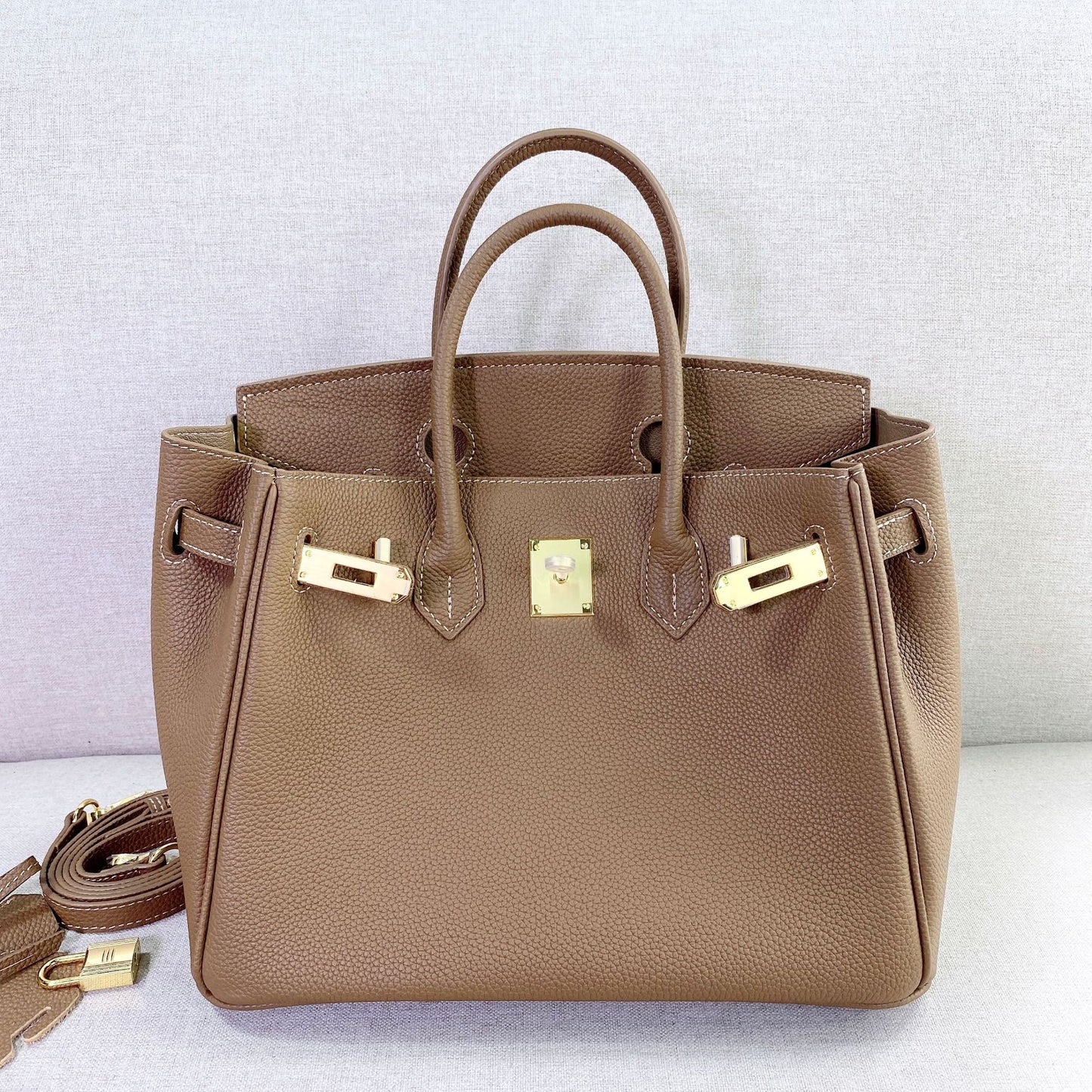 Women's High-grade Cowhide Fashion Generous Portable Shoulder Bags