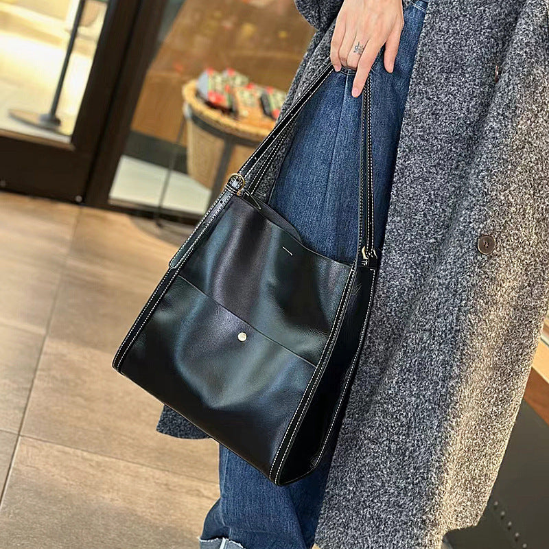 Women's Large Capacity Commuter Leather Versatile Cowhide Shoulder Bags