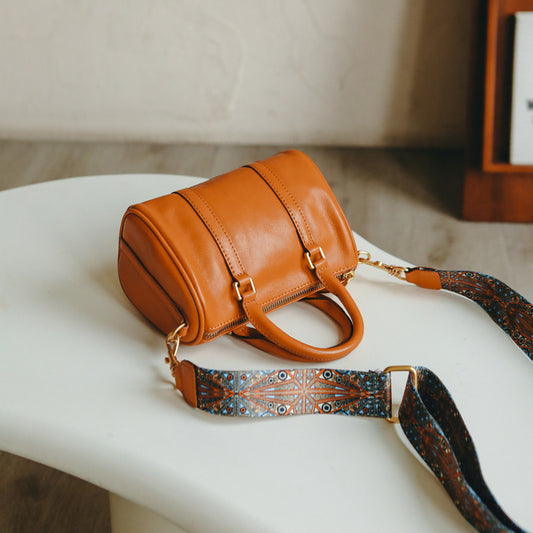 Women's Artistic Retro Handmade First Layer Cow Handbags