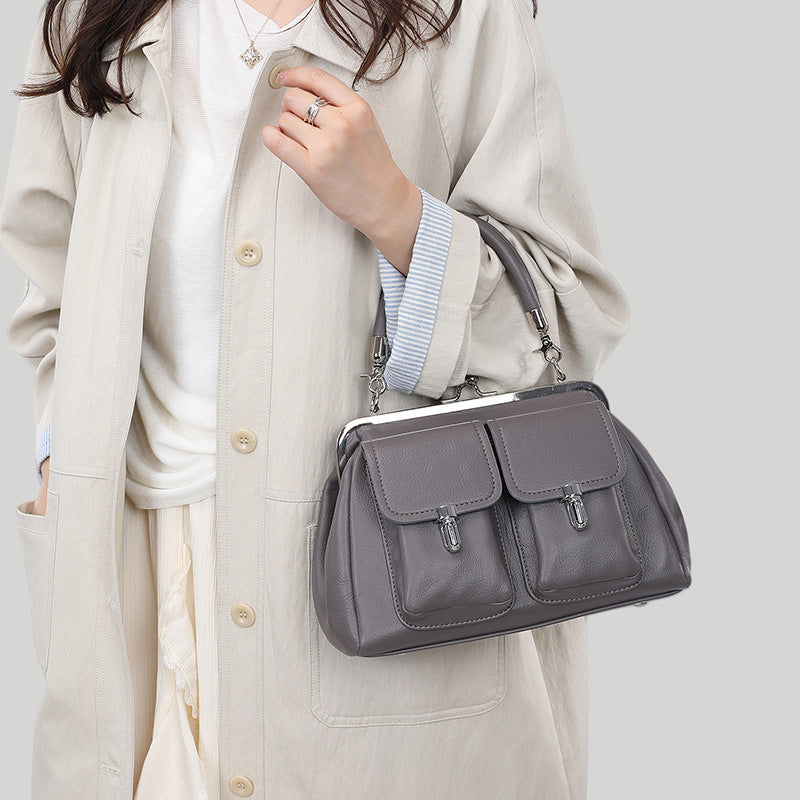 Women's Retro Fashion Large Capacity Niche Crossbody Bags