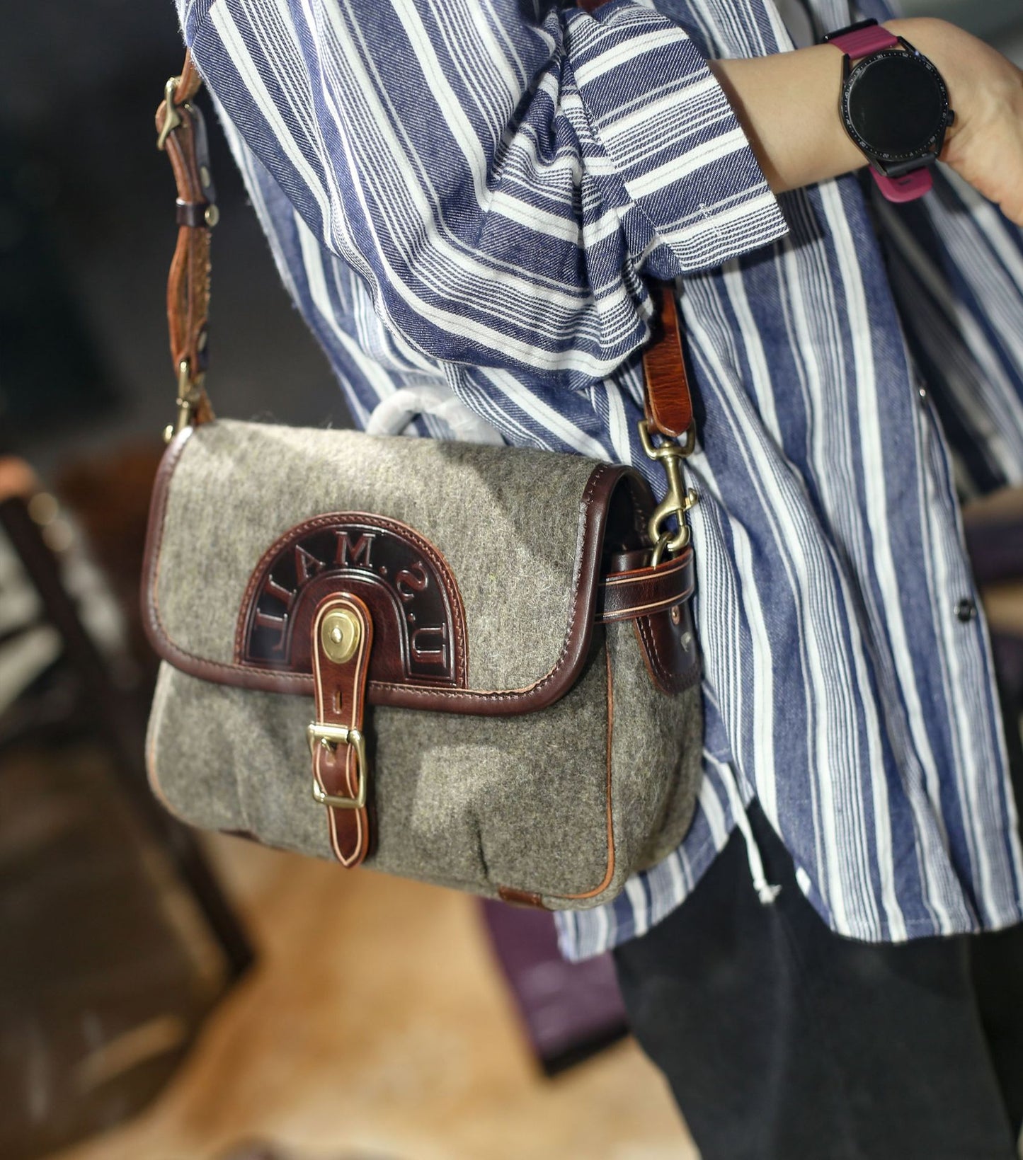 Women's & Men's Vintage Genuine Leather First Layer Cowhide Crossbody Bags
