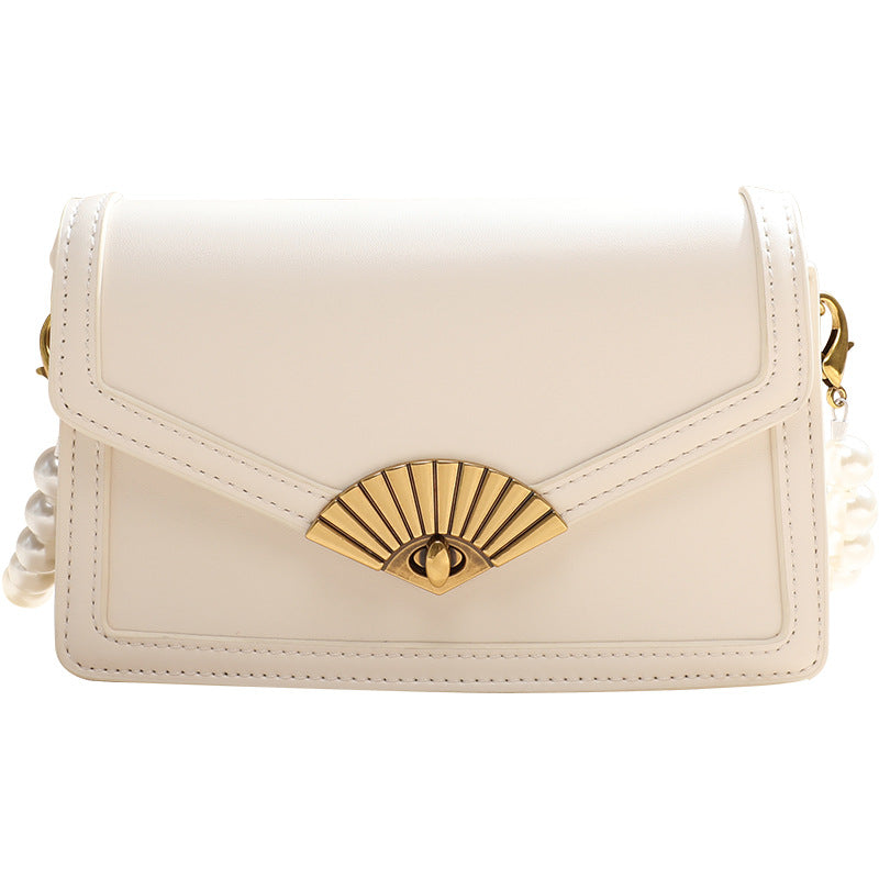 Women's Niche Summer Pearl Chain Retro Fashion Crossbody Bags