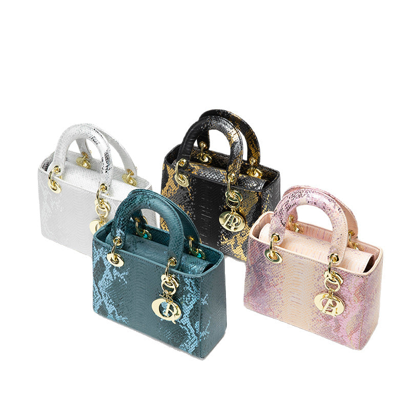 Pretty Women's Pattern Retro Embossing Portable Bags