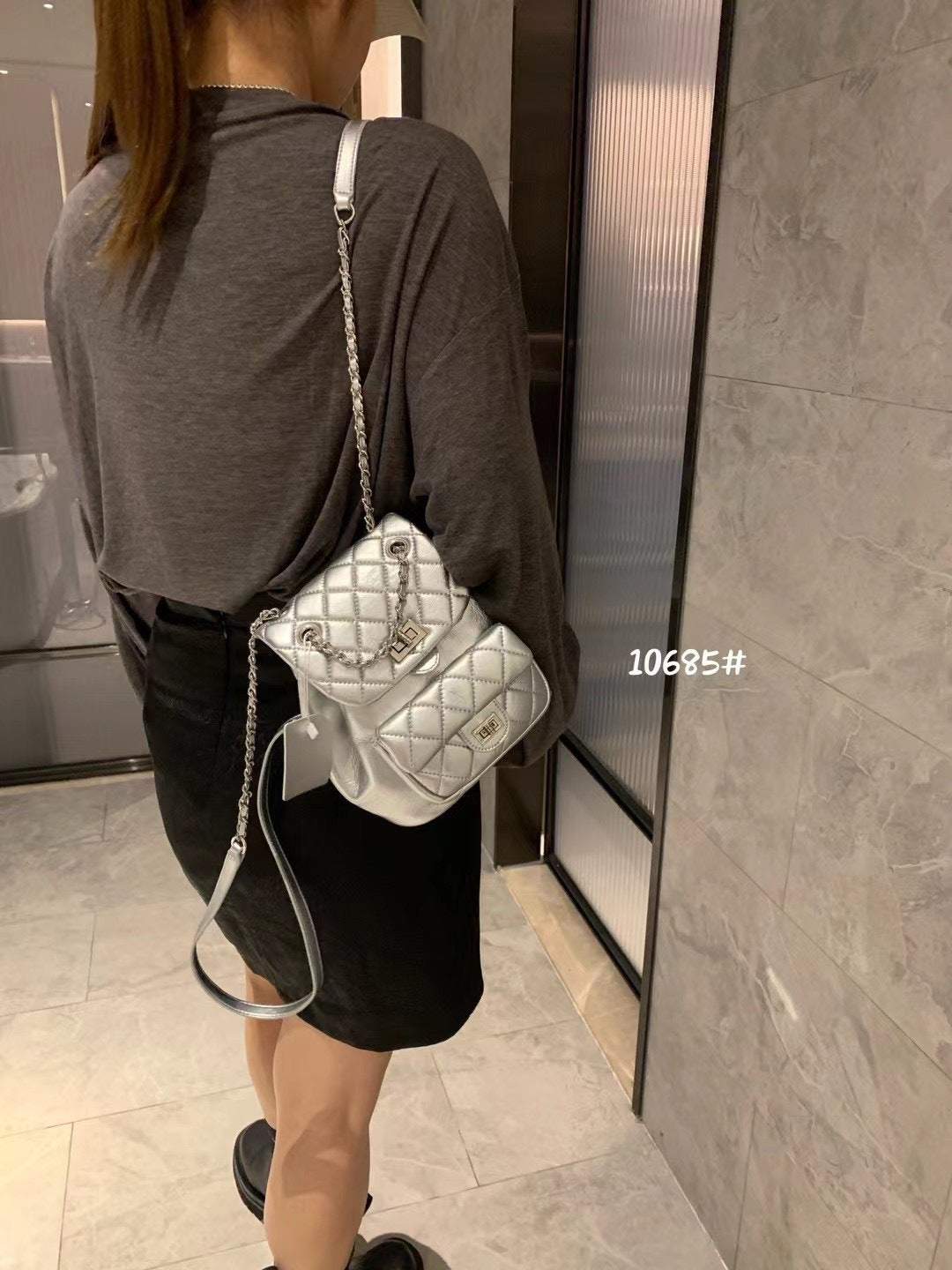 Women's Classic Style Diamond Chain High-grade Genuine Leather Fashion Backpacks