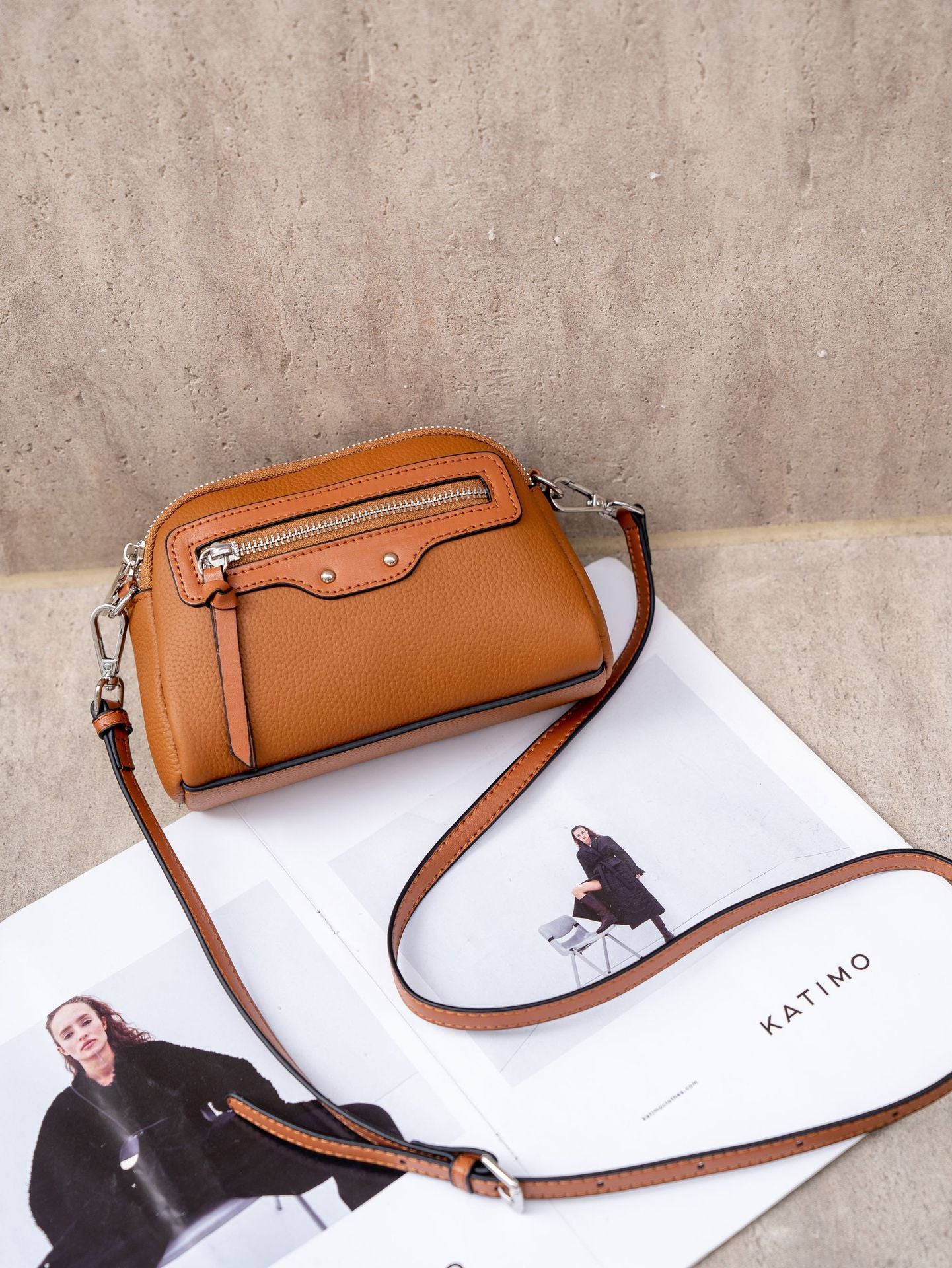 Women's First Layer Cowhide Niche Simple Zipper Crossbody Bags
