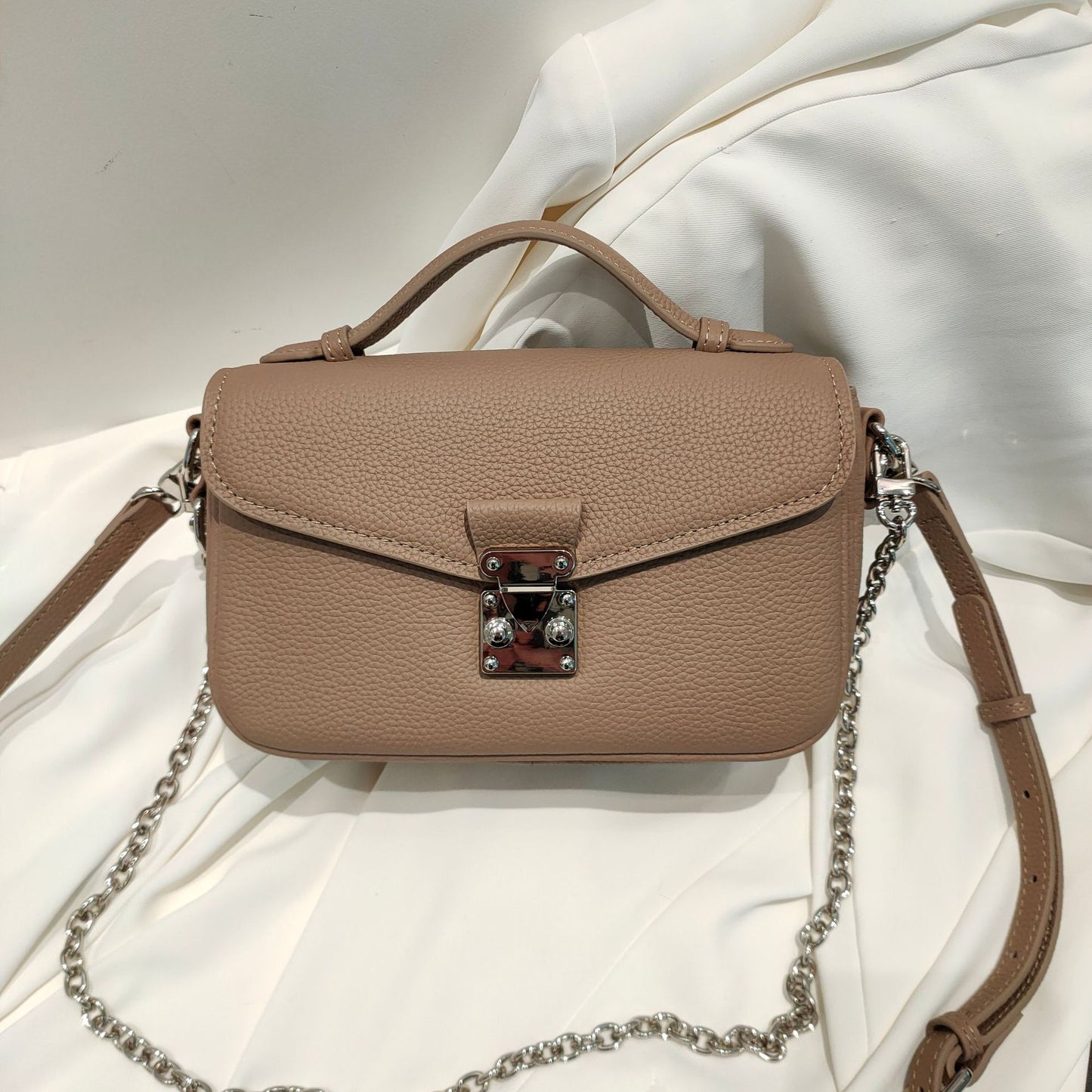 Chain Fashion Commuter High-grade First Layer Handbags