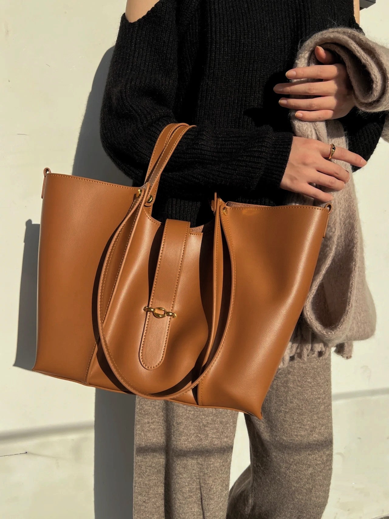 Women's Textured Large Capacity Shopping Cowhide Commuter Shoulder Bags