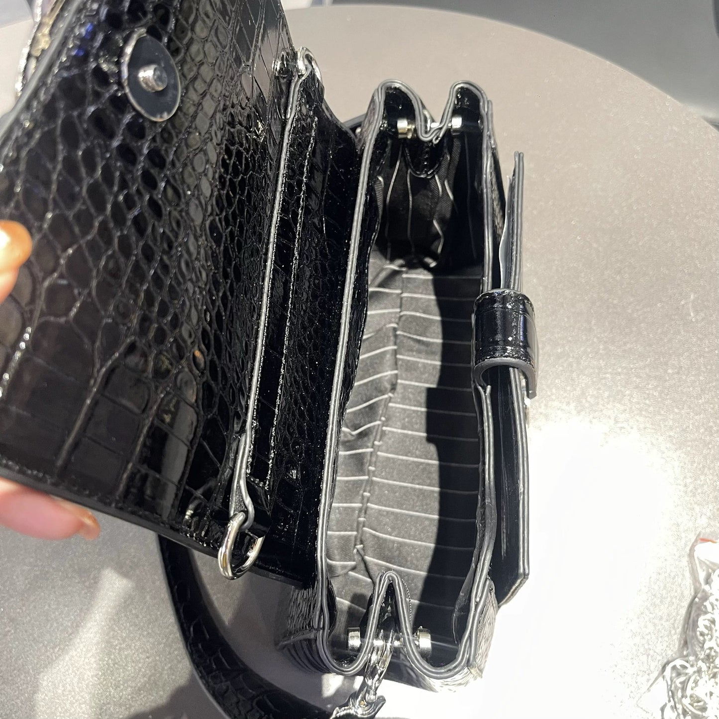 Mother's Hot Patent Leather Crocodile Pattern Baguette Crossbody Bags