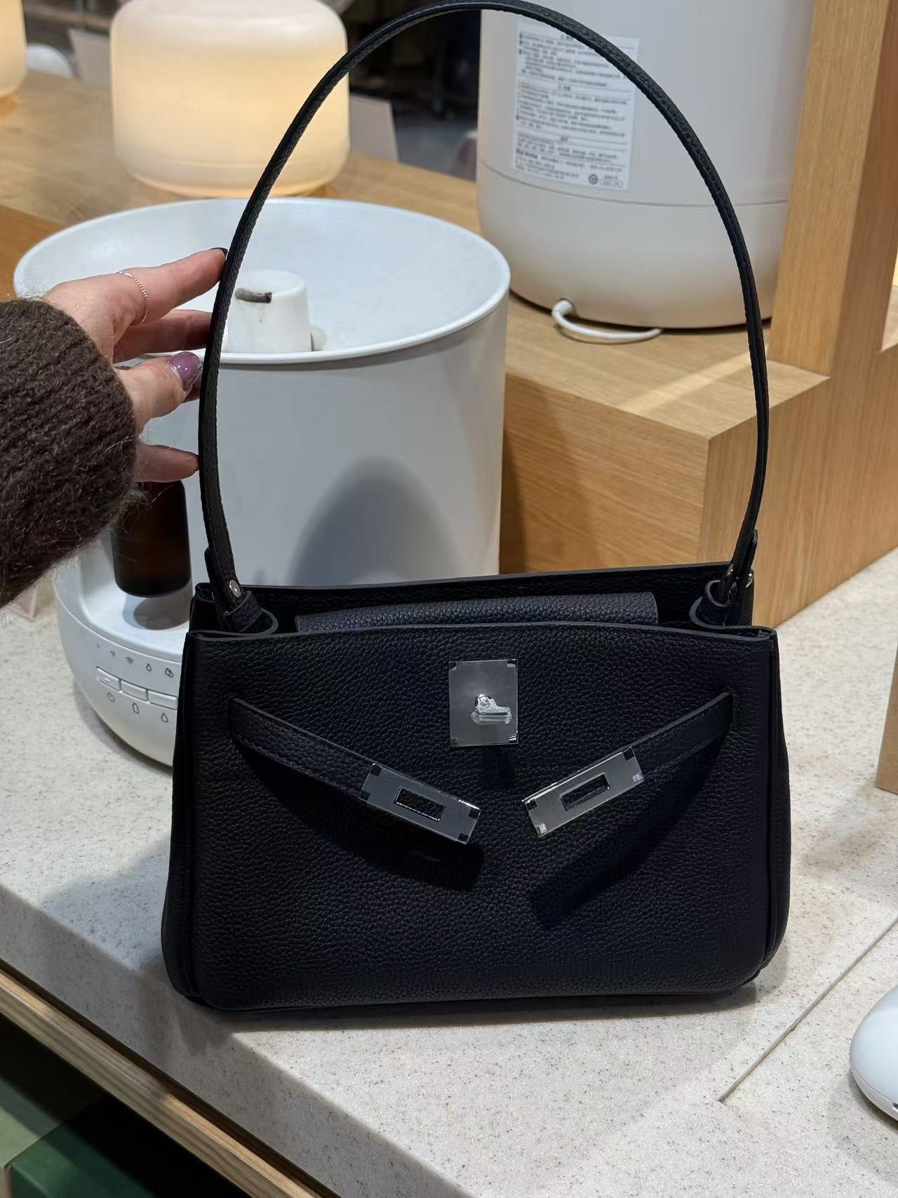 Women's Kelly Underarm First Layer Cowhide Shoulder Bags