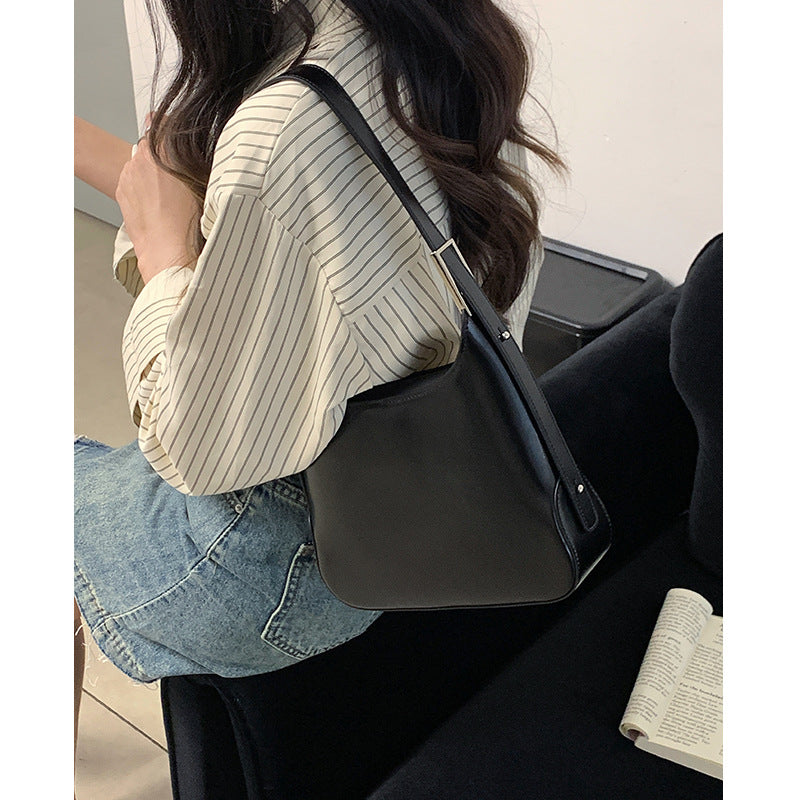 Women's White Female Temperament Underarm High Sense Simple Armpit Bags