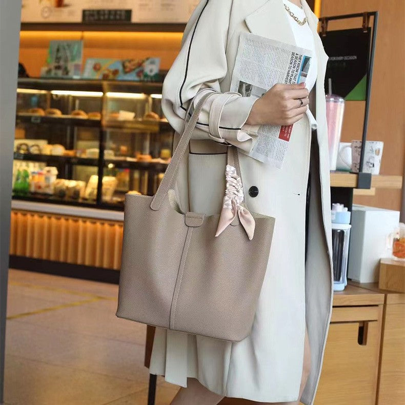 Women's Leather Large Capacity Slanting Hanging Simple Crossbody Bags