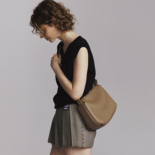 First Layer Cowhide Moon Underarm Minority Simple Shoulder Bags