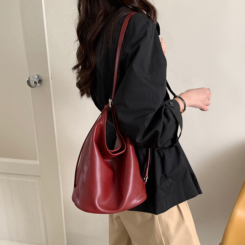 Women's Genuine Leather Commuter Female Comfortable Retro Shoulder Bags