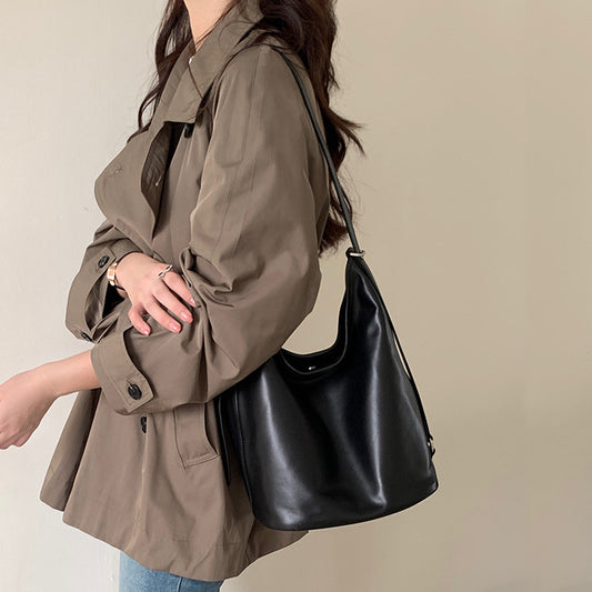 Women's Genuine Leather Commuter Female Comfortable Retro Shoulder Bags