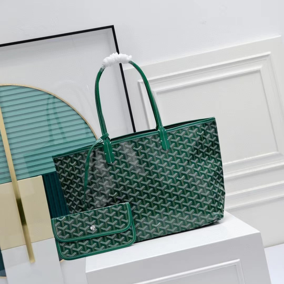 Elegant German Shopping Dog Teeth Large Tote Bags