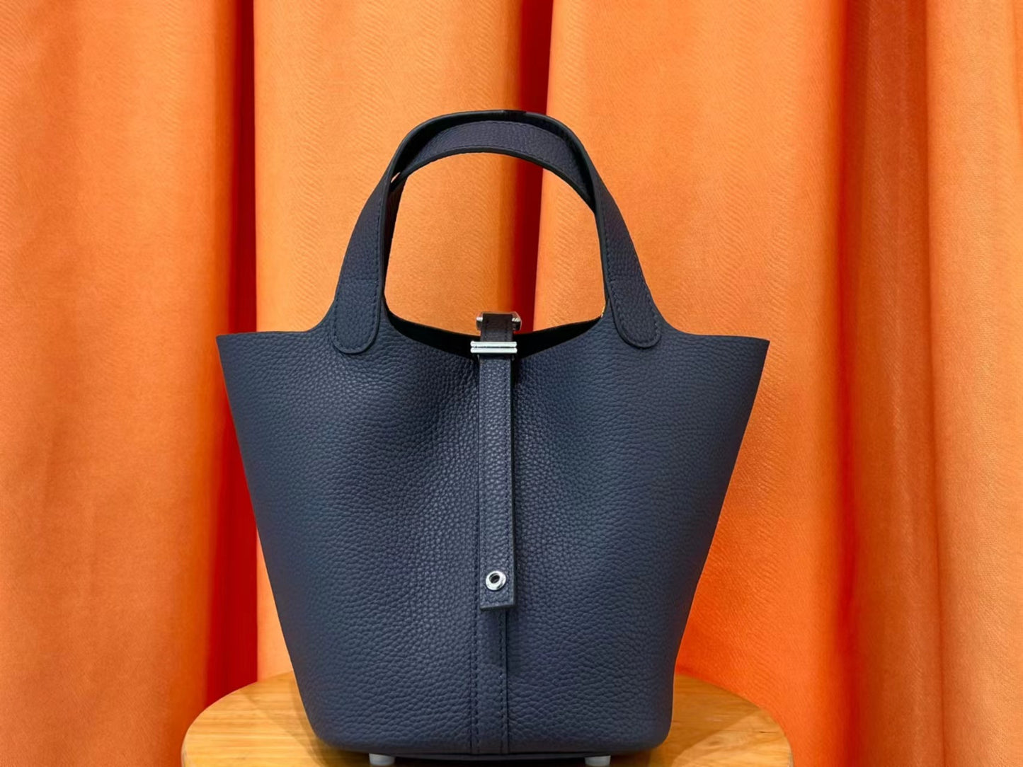 Women's Basket First Layer Cowhide Leather Sheath Handbags