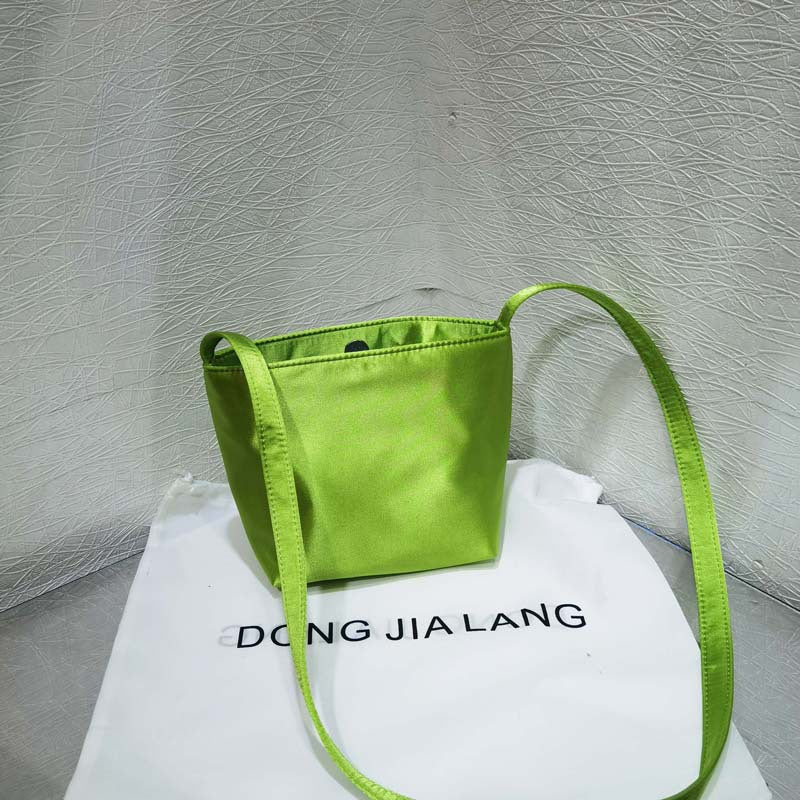 Women's Design Wu Satin Underarm Retro Crossbody Bags
