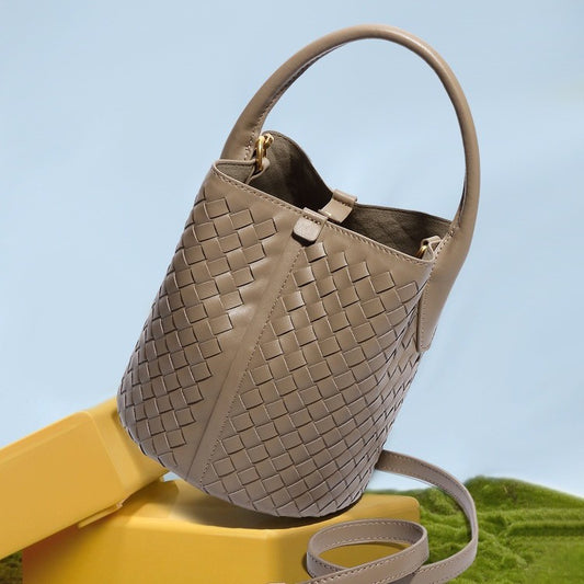 Hand-woven Fashion Leisure Portable Retro One Shoulder Bags