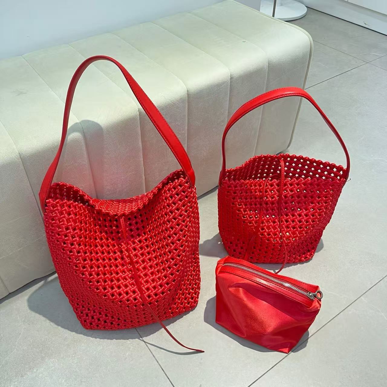 Women's Retro Hollow Woven Large Capacity Portable Shoulder Bags