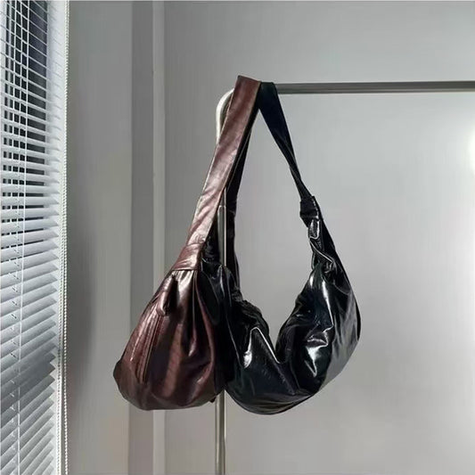 Women's Croissant Commute Design Oil Wax Bags