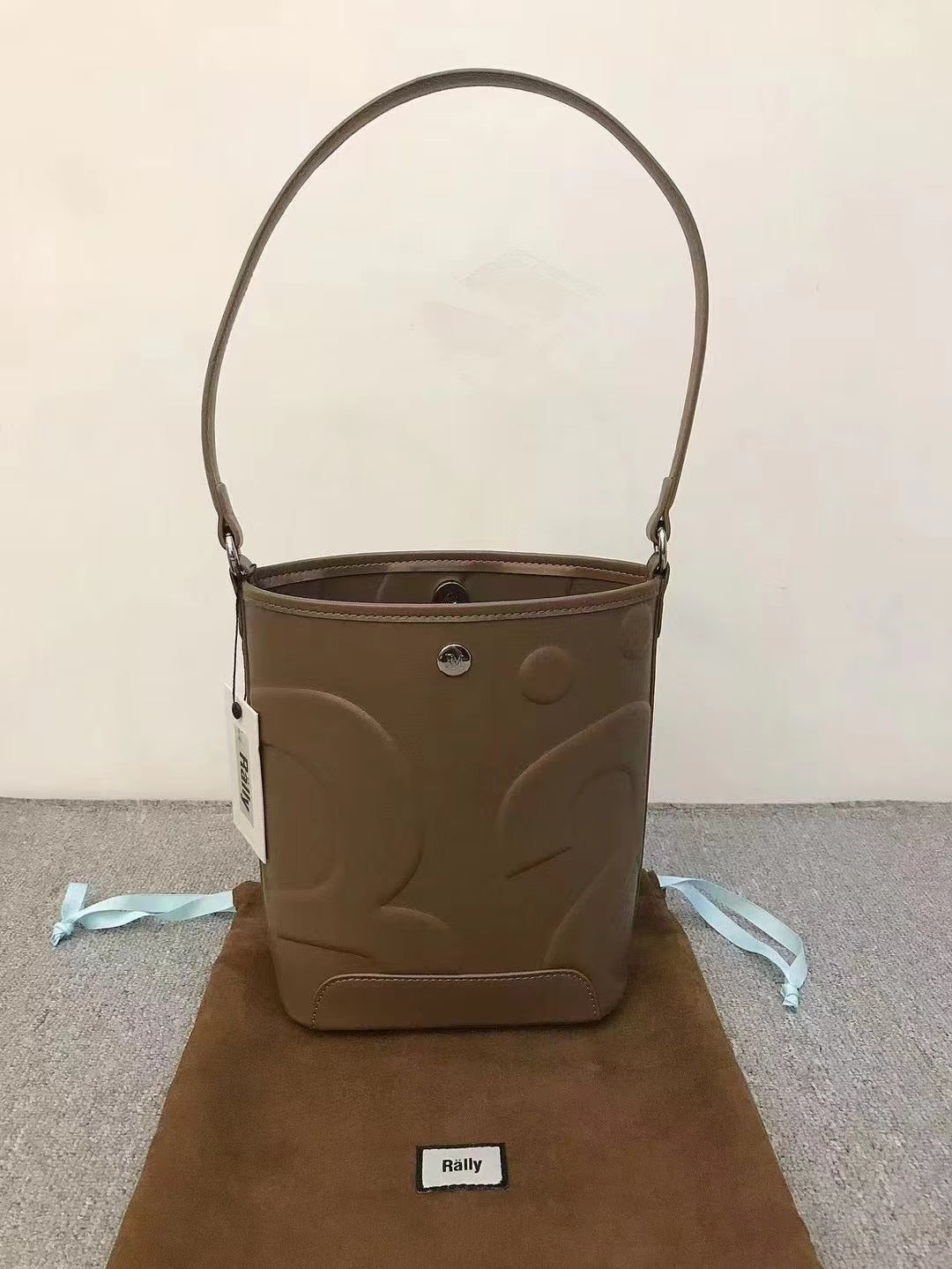 Thailand Letter Embossed Niche Fashion Portable Bucket Bags