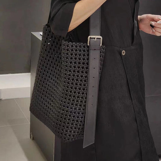 Women's Knitted Holiday Style Portable High Sense Handmade Handbags