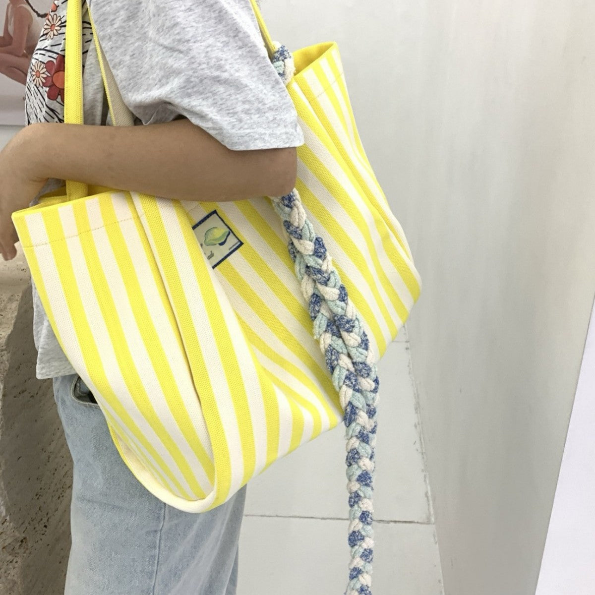 Elegant Striped Big Leisure Commute Trend Tote Bags