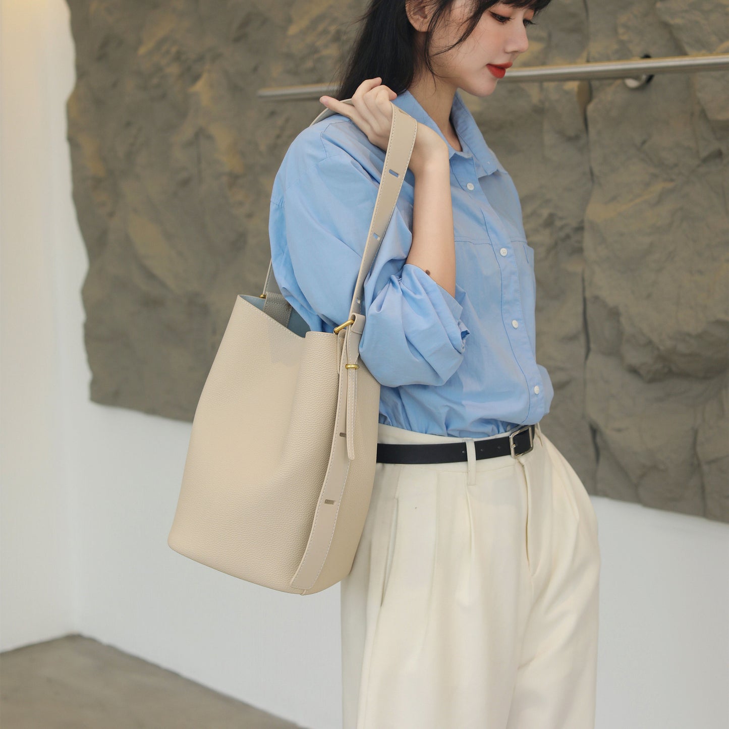 Women's Niche Designer Cowhide Wandering High-grade Large Shoulder Bags