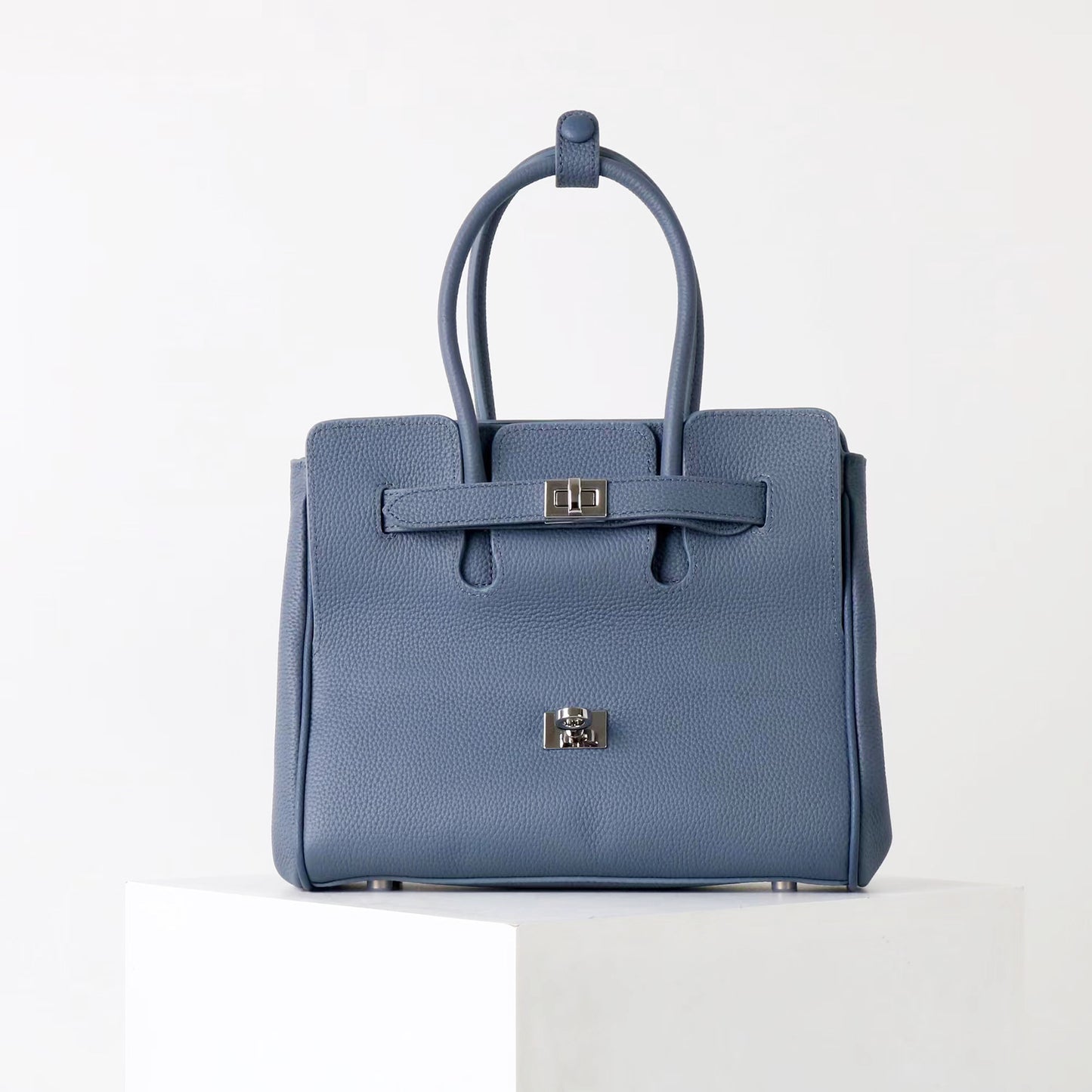 Women's Layer Cowhide Dark Locomotive Large Capacity Shoulder Bags