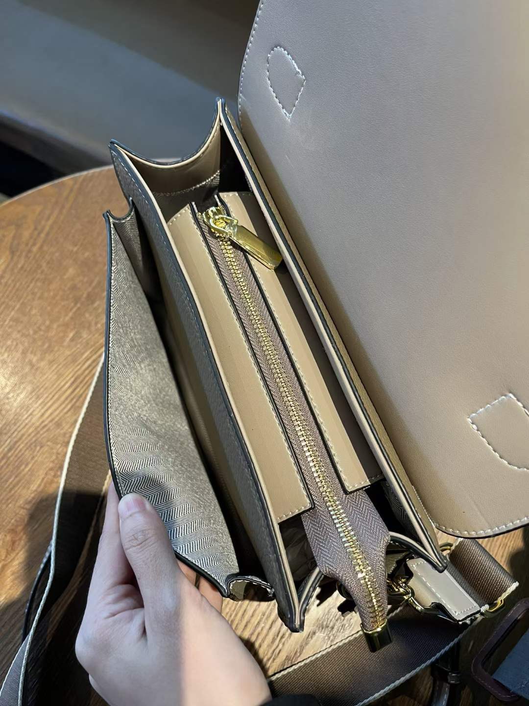 Women's Soft Genuine Leather Surface Two Pieces Handbags