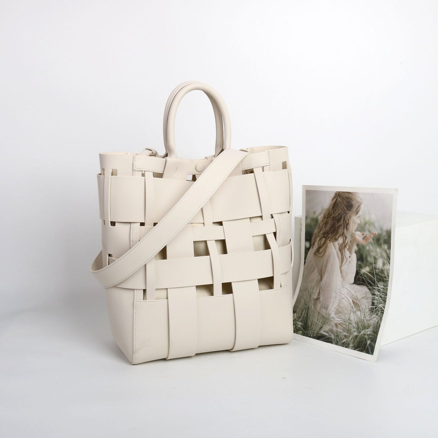 Niche Hollow Design Fashion Authentic Leather Weave Large Handbags