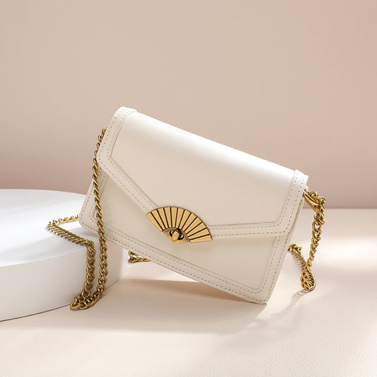 Women's Niche Summer Pearl Chain Retro Fashion Crossbody Bags