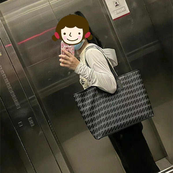 Graceful Large Capacity Portable Class Commuter Shoulder Bags