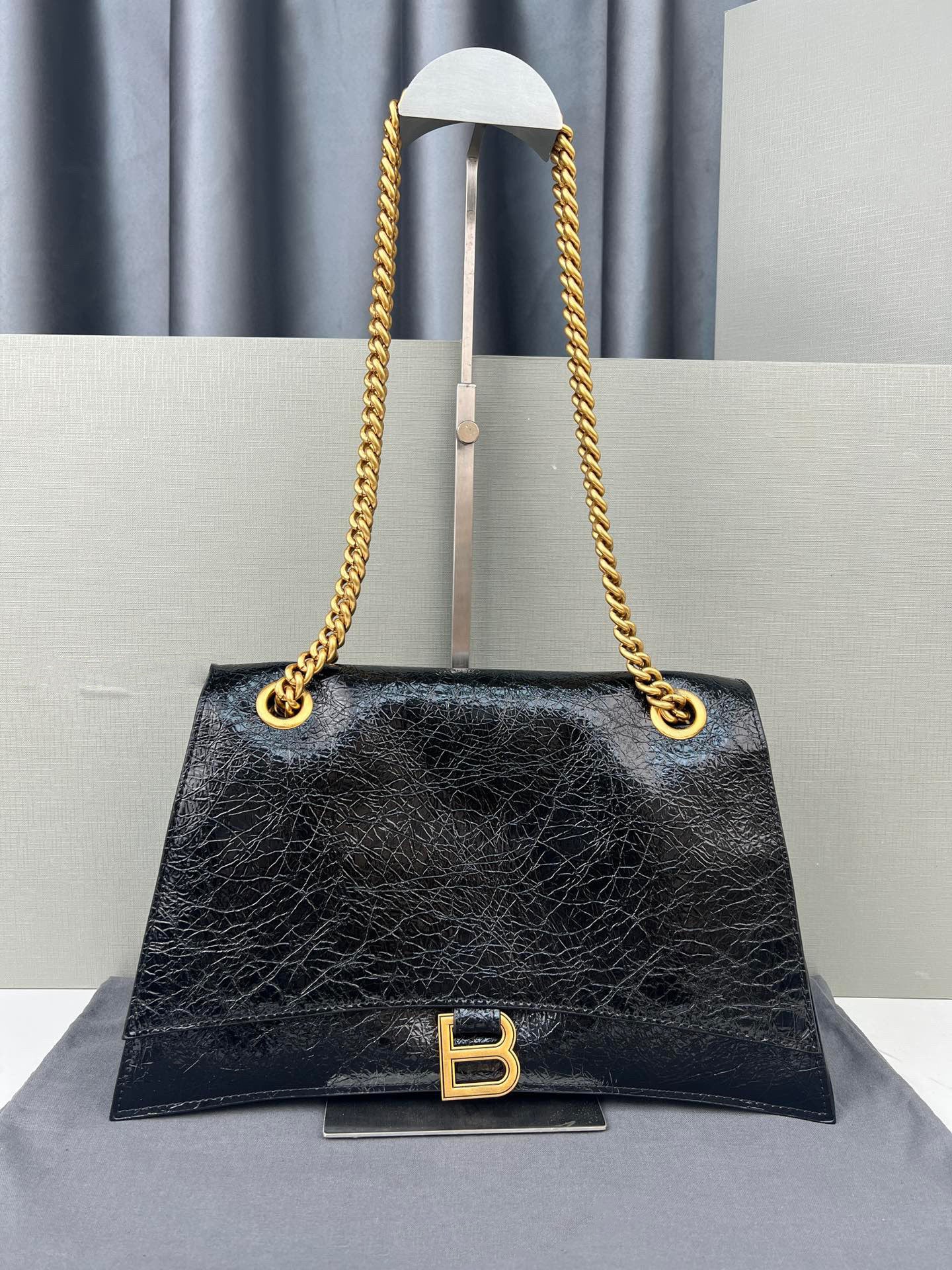 Women's Leather Oil Wax Large Capacity Chain Shoulder Bags
