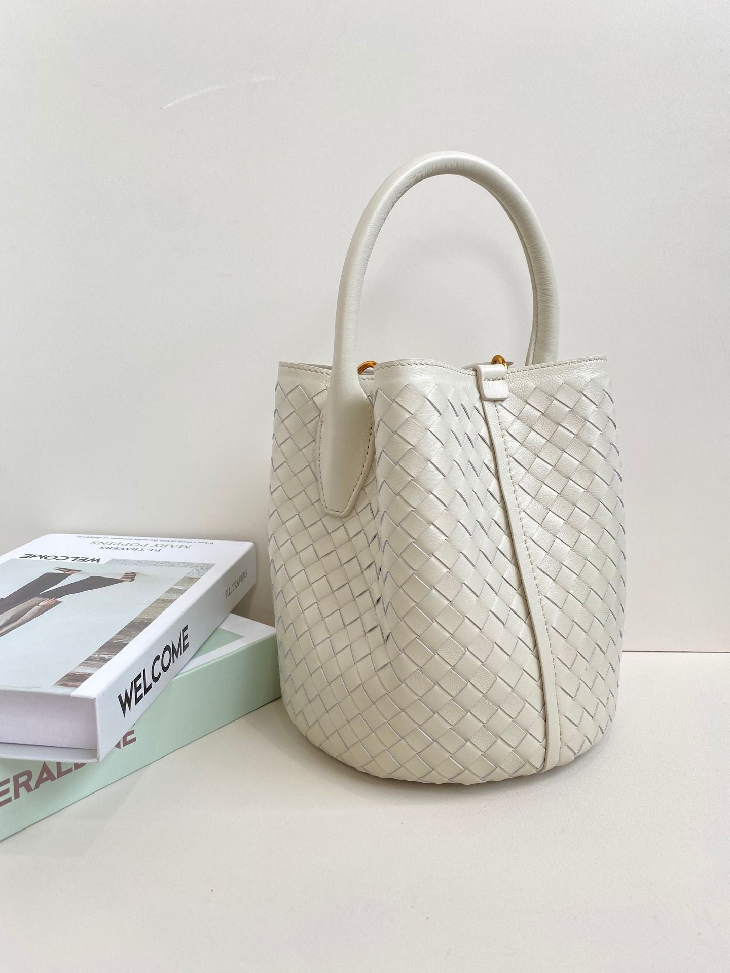 Women's Genuine Leather Niche Large Capacity Hand-woven Crossbody Bags