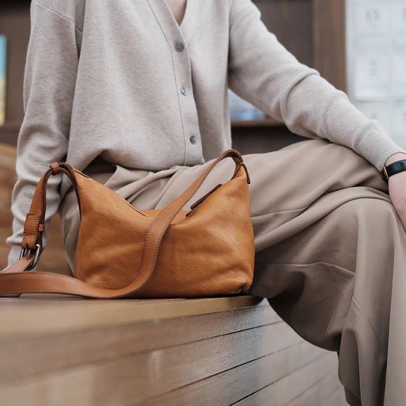 Women's Retro Genuine Leather Dumpling Lightweight Trendy Shoulder Bags