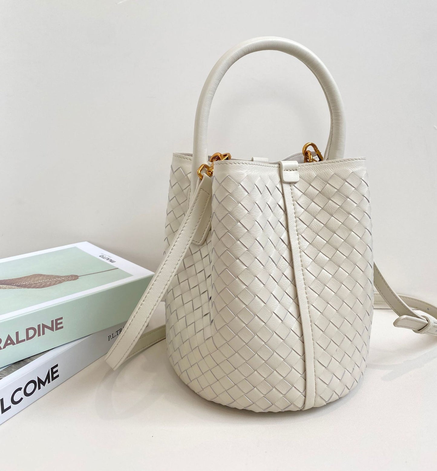 Women's Classic High-grade Genuine Leather Weaving Handbags