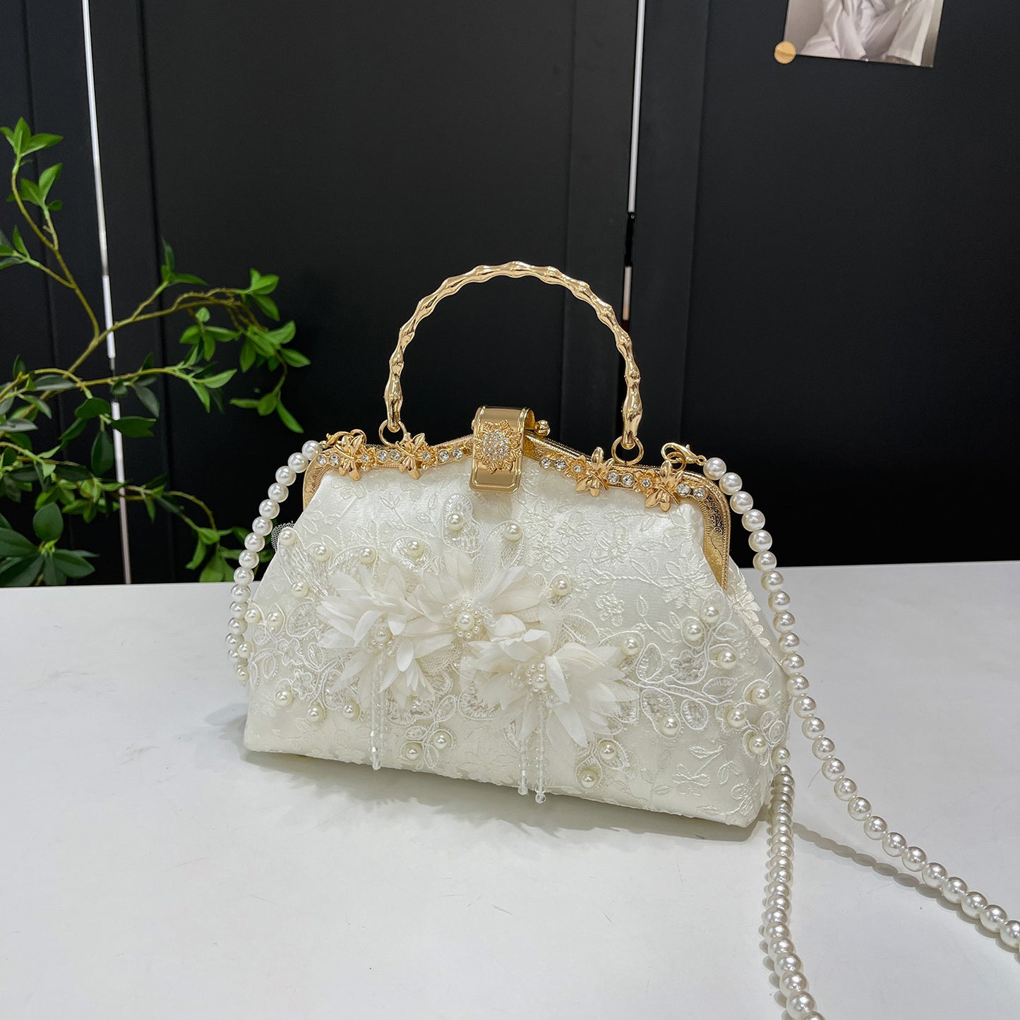 Pretty Embroidered Cheongsam Banquet Clutch Chain Shoulder Bags