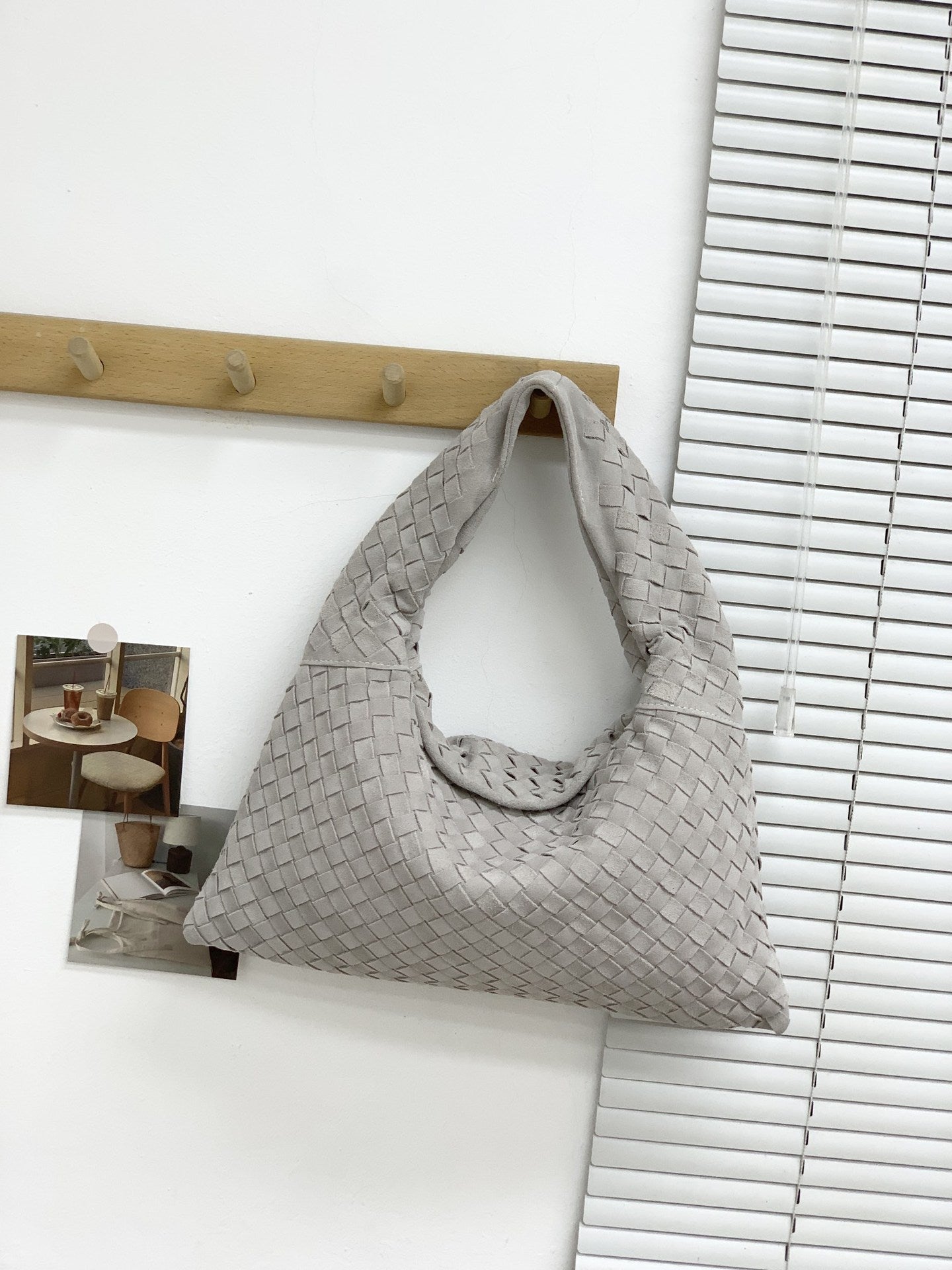 Women's French Style High Sense Woven Underarm Niche Shoulder Bags