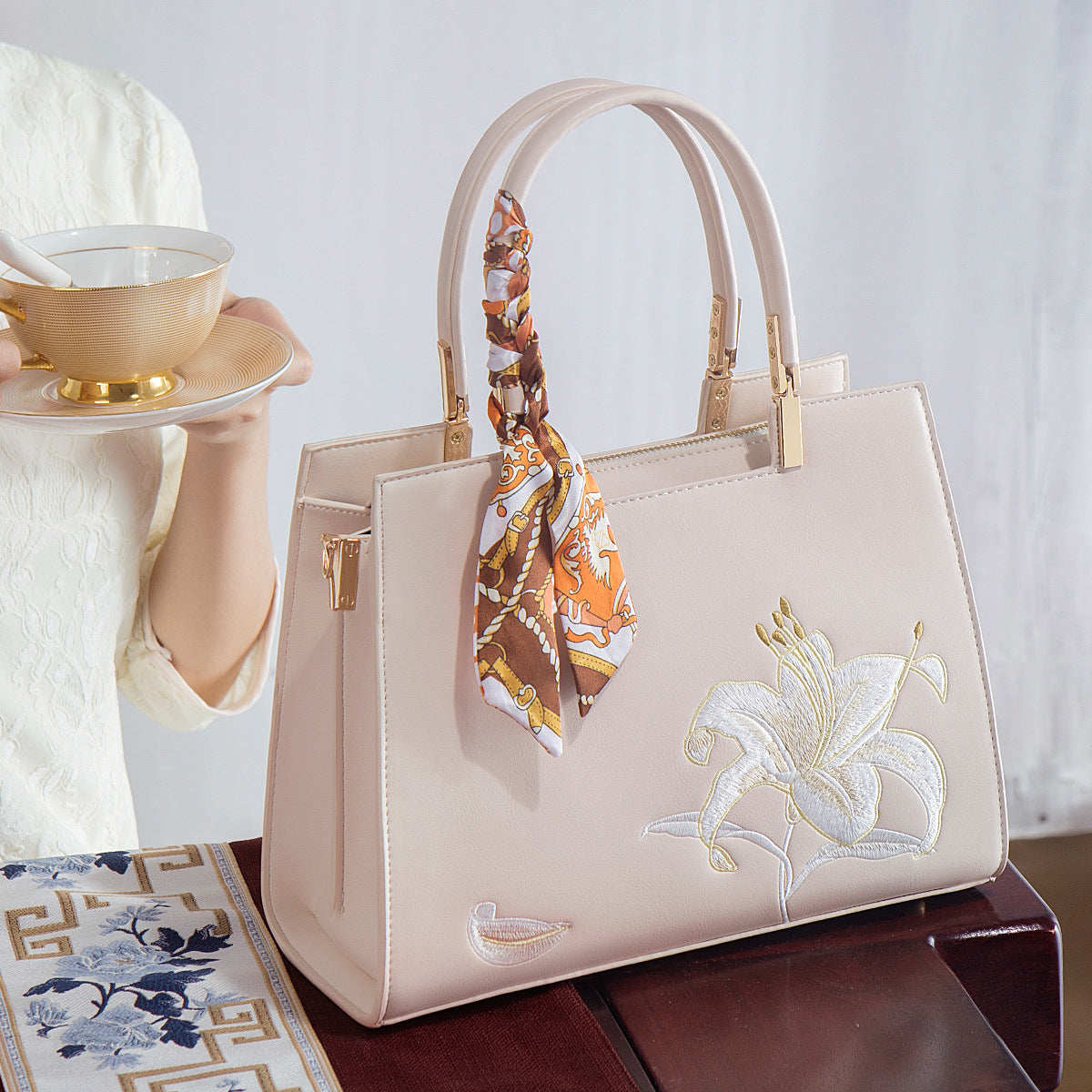 Women's Gift Embroidery Chinese Style Large Capacity Handbags