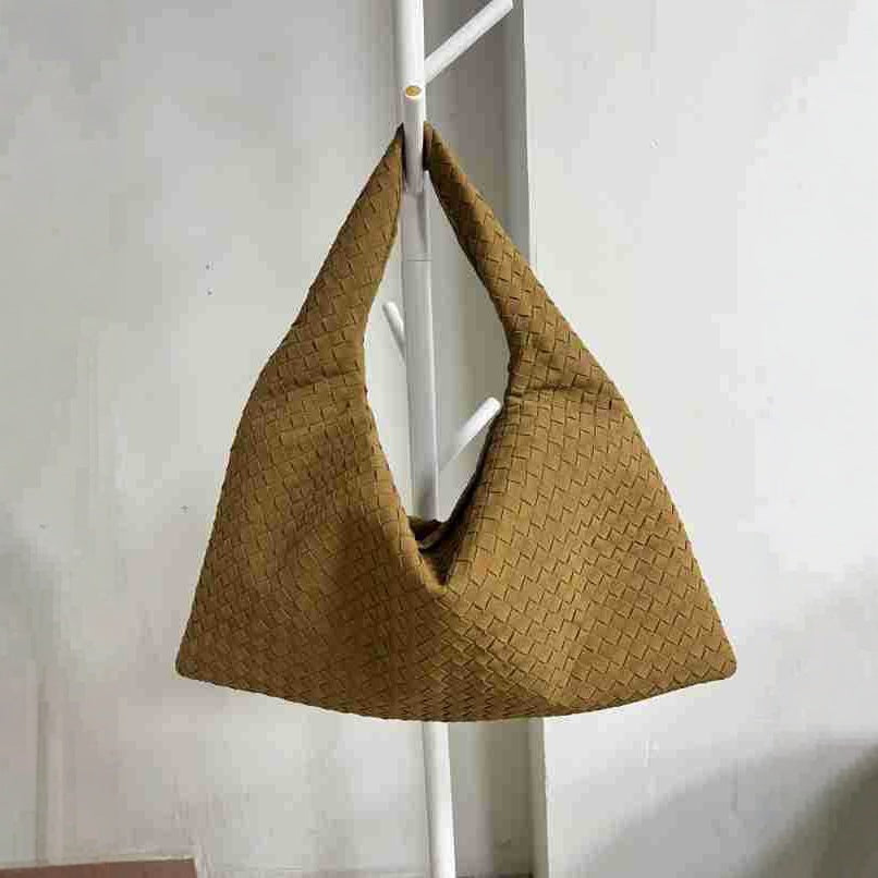 Beautiful Attractive Frosted Large Capacity Portable Handbags