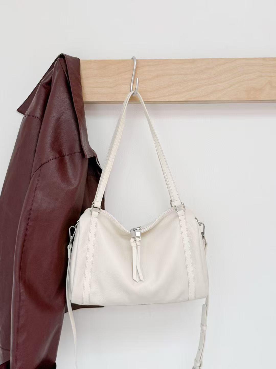 Women's Cowhide Boston Simple Textured Single Bags