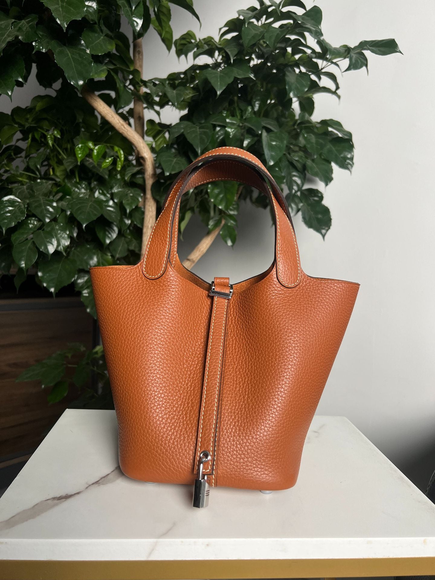 Women's Vegetable Basket Imported Leather Genuine Cattlehide Surface Handbags